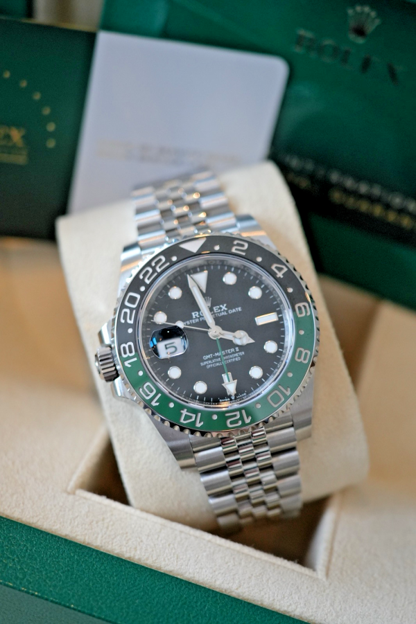 2024 Rolex GMT Master II Sprite JUBILEE - Box and Papers EXCELLENT CONDITION - Image 3
