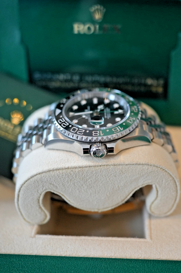 2024 Rolex GMT Master II Sprite JUBILEE - Box and Papers EXCELLENT CONDITION - Image 4