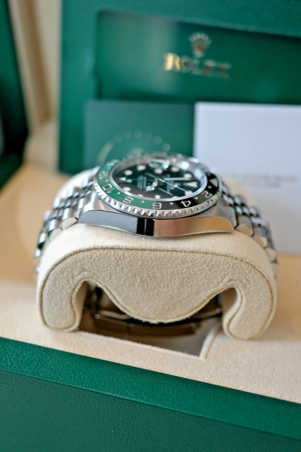 2024 Rolex GMT Master II Sprite JUBILEE - Box and Papers EXCELLENT CONDITION - Image 5