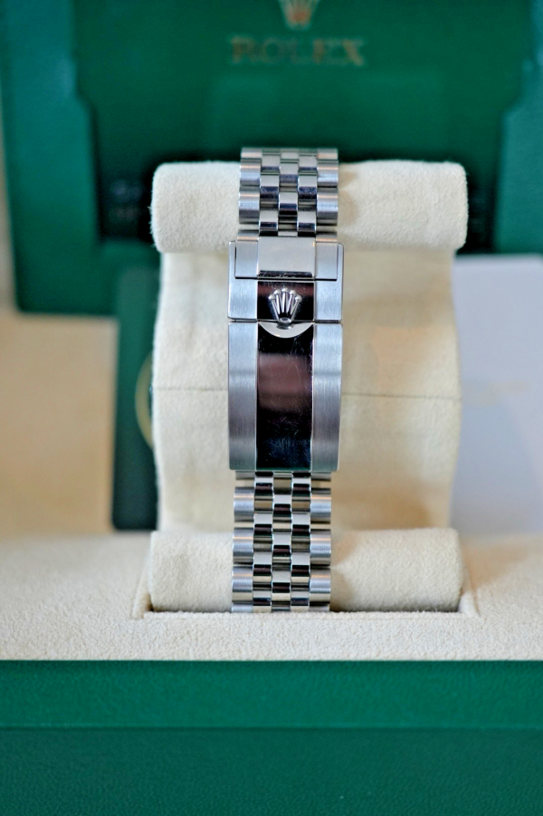 2024 Rolex GMT Master II Sprite JUBILEE - Box and Papers EXCELLENT CONDITION - Image 6