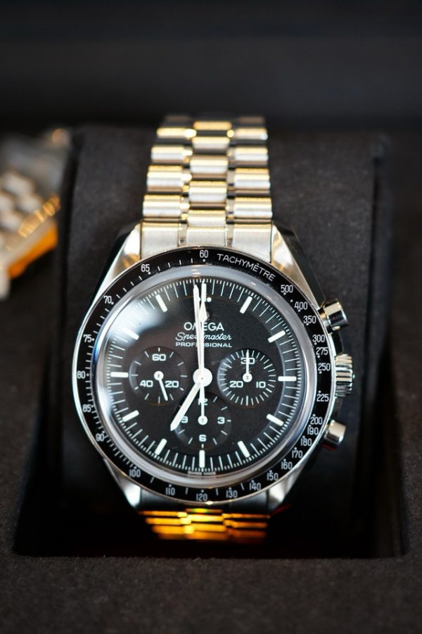 OMEGA Speedmaster Moonwatch Sapphire 42MM – Full Set 2022 310.30.42.50.01.002