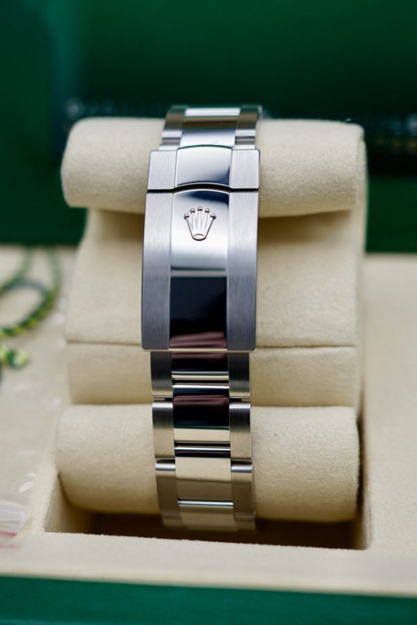 2025 UNWORN Rolex Datejust 41mm 126334 Wimbledon Dial FULL SET INC RECEIPT - Image 7
