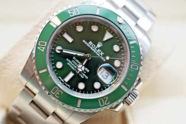 2019 Rolex Submariner Green HULK - 116610LV Box & Papers - Image 8