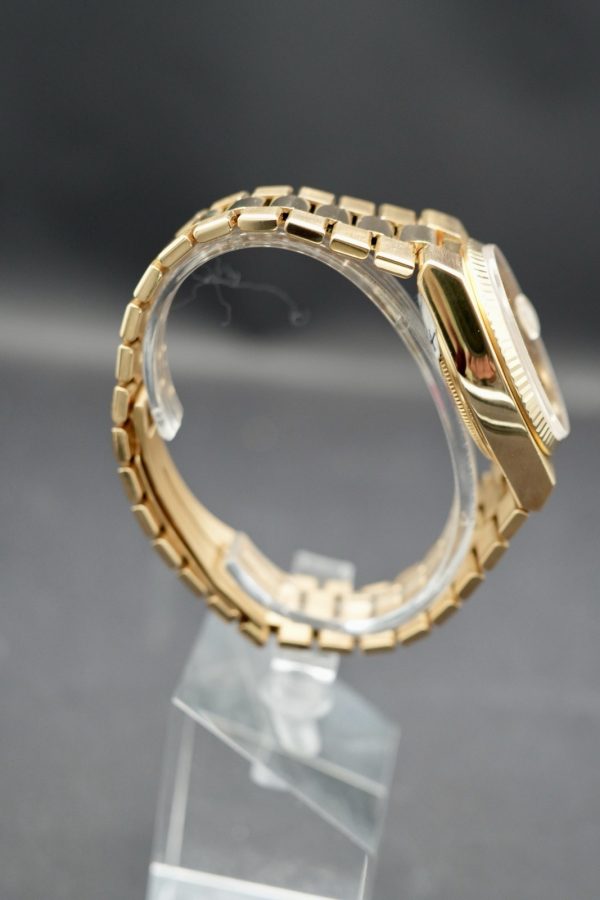 Rolex Oysterquartz Day-Date 19018 Solid Gold - RARE WATCH - Image 4