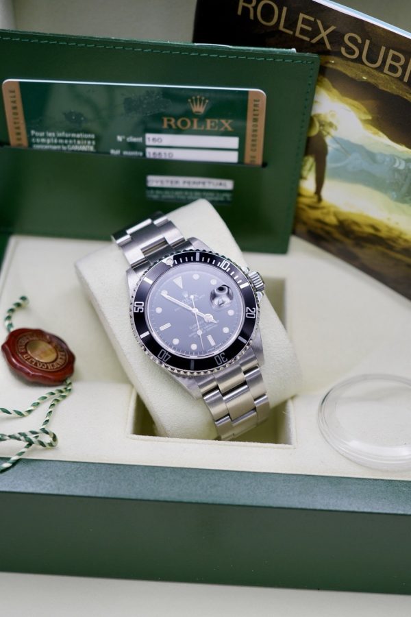 2010 ROLEX SUBMARINER DATE - 16610 - STUNNING FULL SET!