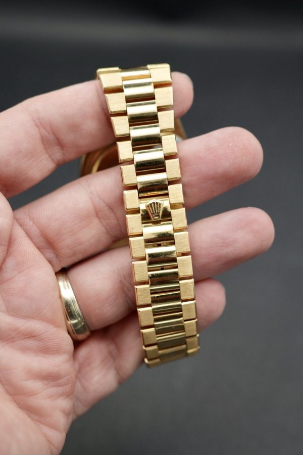 Rolex Oysterquartz Day-Date 19018 Solid Gold - RARE WATCH - Image 7