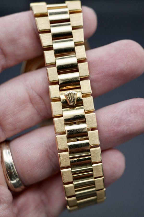 Rolex Oysterquartz Day-Date 19018 Solid Gold - RARE WATCH - Image 8