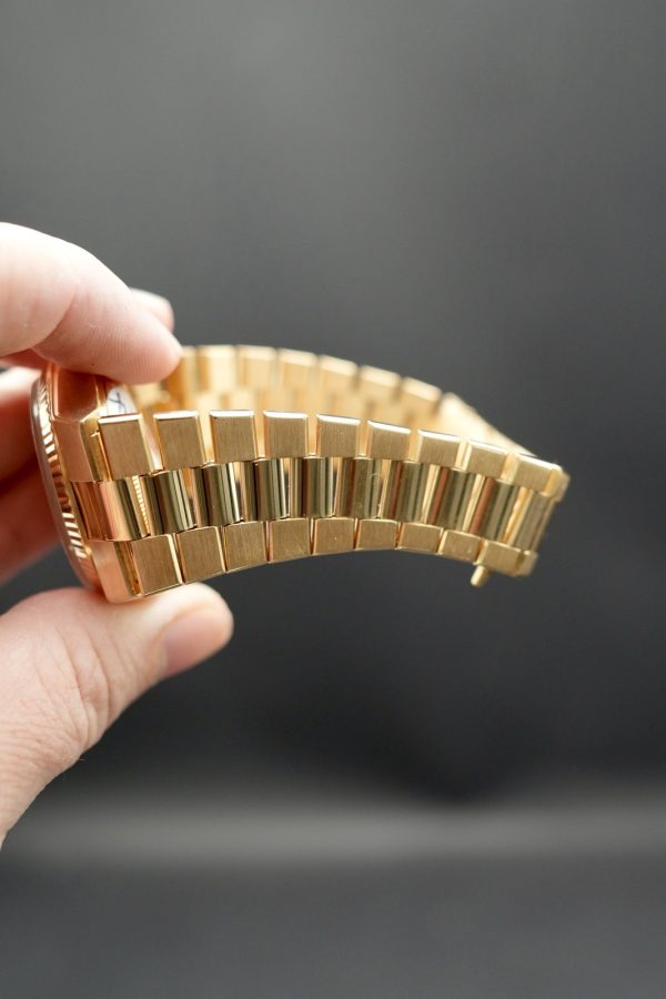 Rolex Oysterquartz Day-Date 19018 Solid Gold - RARE WATCH - Image 10