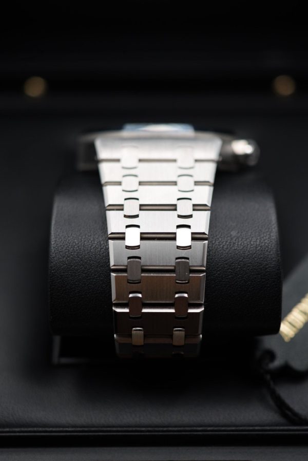 Audemars Piguet Royal Oak Silver Men's Watch - 26331ST.OO.1220ST.03 - Image 5
