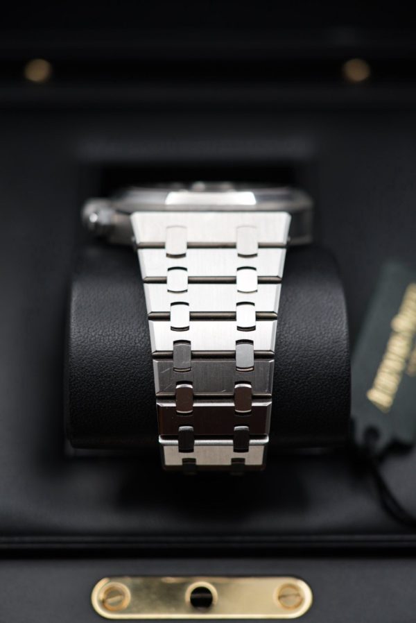 Audemars Piguet Royal Oak Silver Men's Watch - 26331ST.OO.1220ST.03 - Image 7