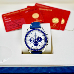 2025 OMEGA Speedmaster SILVER SNOOPY 310.32.42.50.02.001 UNWORN FULL SET