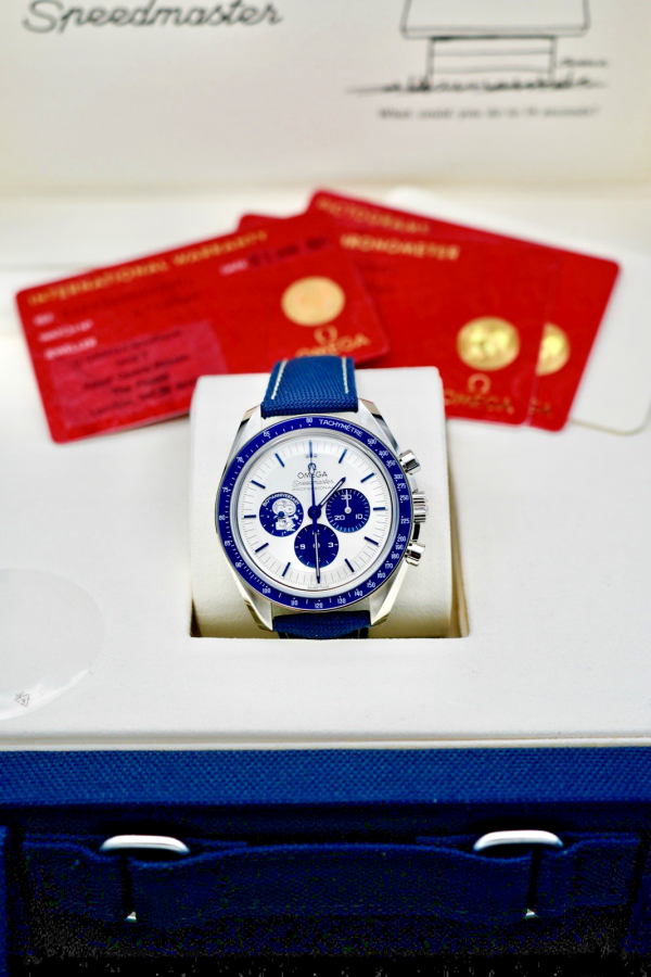 2025 OMEGA Speedmaster SILVER SNOOPY 310.32.42.50.02.001 UNWORN FULL SET