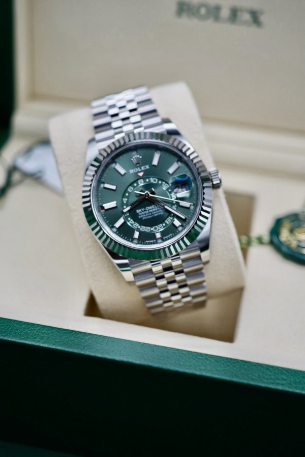 2025 UNWORN Rolex Sky Dweller 336934 Mint Green Dial - Jubilee FULL SET - Image 3