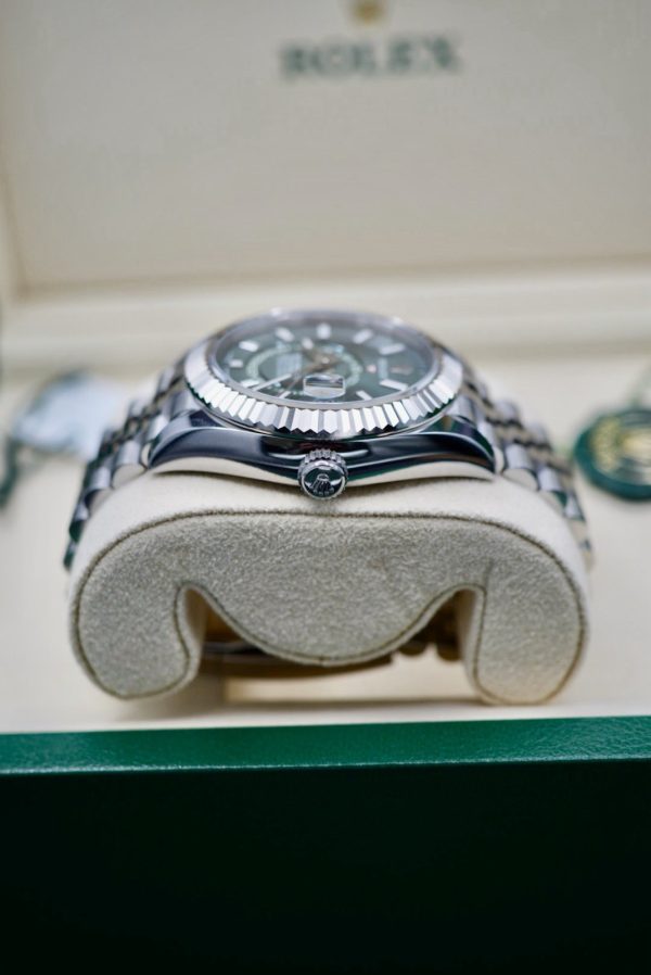 2025 UNWORN Rolex Sky Dweller 336934 Mint Green Dial - Jubilee FULL SET - Image 5