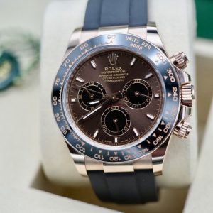 Unworn November 2025 Rolex Daytona 126515LN Rose Gold Chocolate Dial - FULL SET